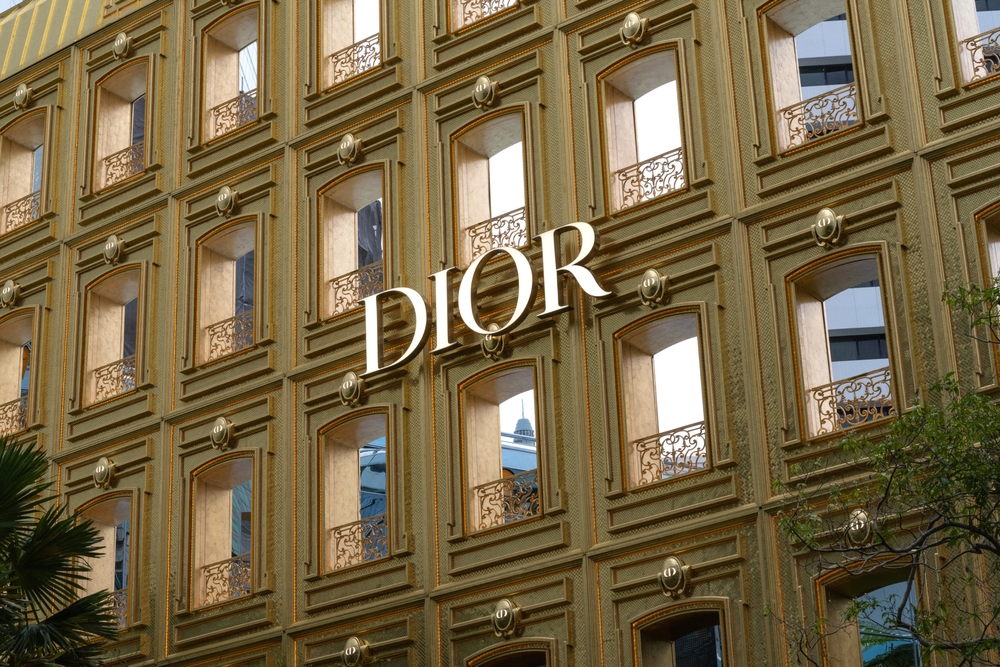 16 Δεκεμβρίου 1946 – Ιδρύεται ο οίκος μόδας Christian Dior