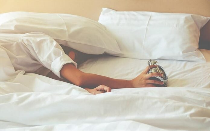 Η πολιτική εργαλειοποίηση του ύπνου – Πώς μία ανθρώπινη ανάγκη γίνεται «όπλο»