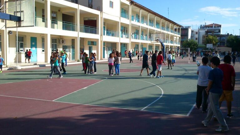 «Λέμε ΟΧΙ στη μετατροπή των σχολείων μας σε “Ωνάσεια”»! 