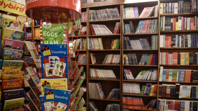 Θηλιά στο λαιμό καταγγέλλουν εκδότες και βιβλιοπώλες – Αντιδρούν στις οnline πωλήσεις “μεταχειρισμένων” νέων βιβλίων