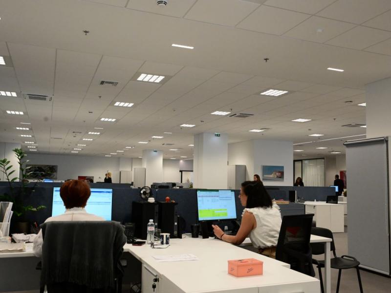 Γιατί οι δημόσιοι υπάλληλοι θα δουν μεγαλύτερη αύξηση μισθού τον Απρίλιο του 2026