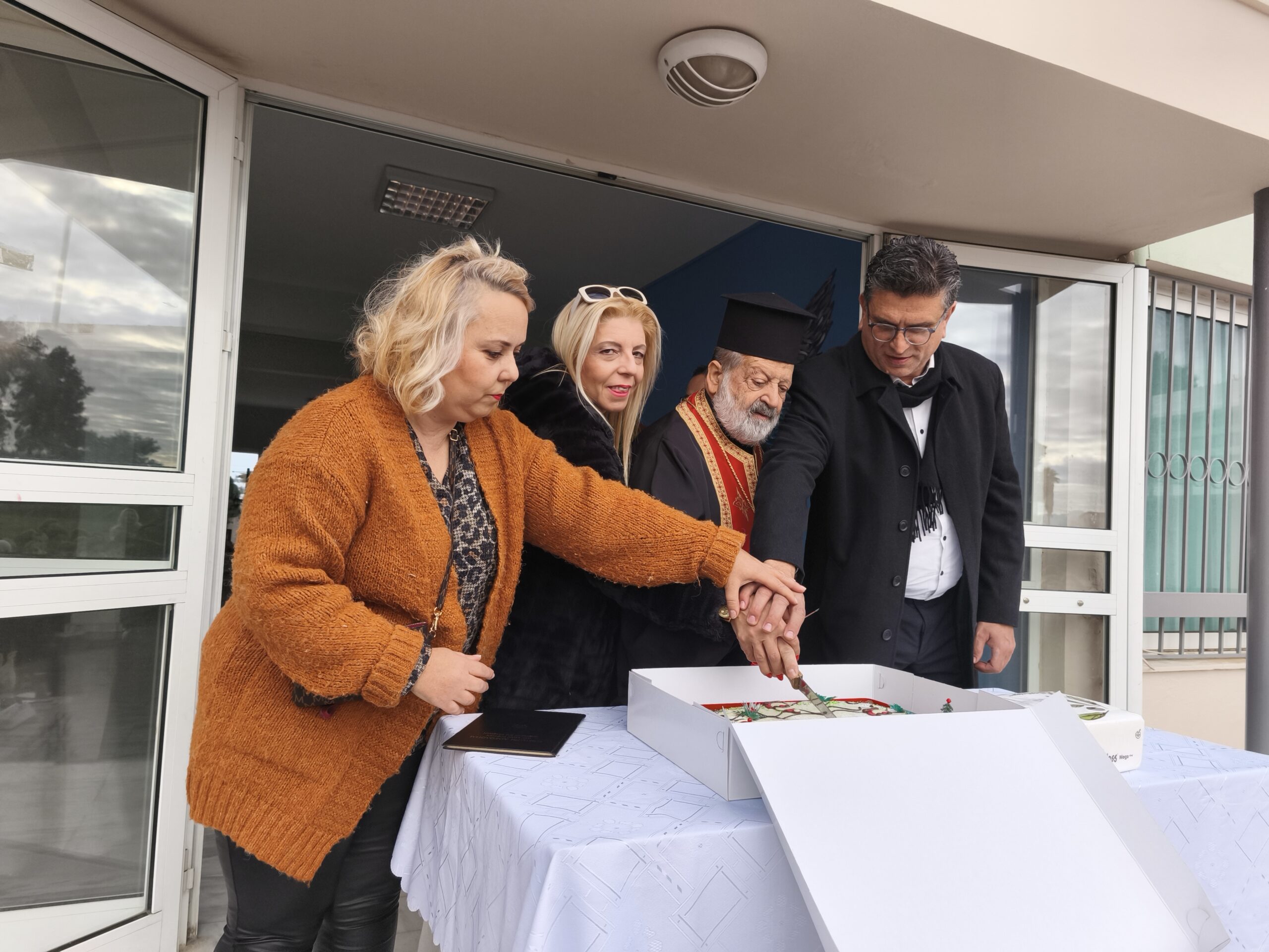 Μέσα σε κλίμα χαράς και ευχών η κοπή της πίτας στο Δημοτικό Σχολείο Βάρδας