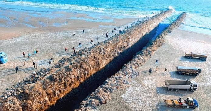 Σαουδική Αραβία: Το «φαραωνικό» υπόγειο ποτάμι που αψηφά την λειψυδρία [videos]