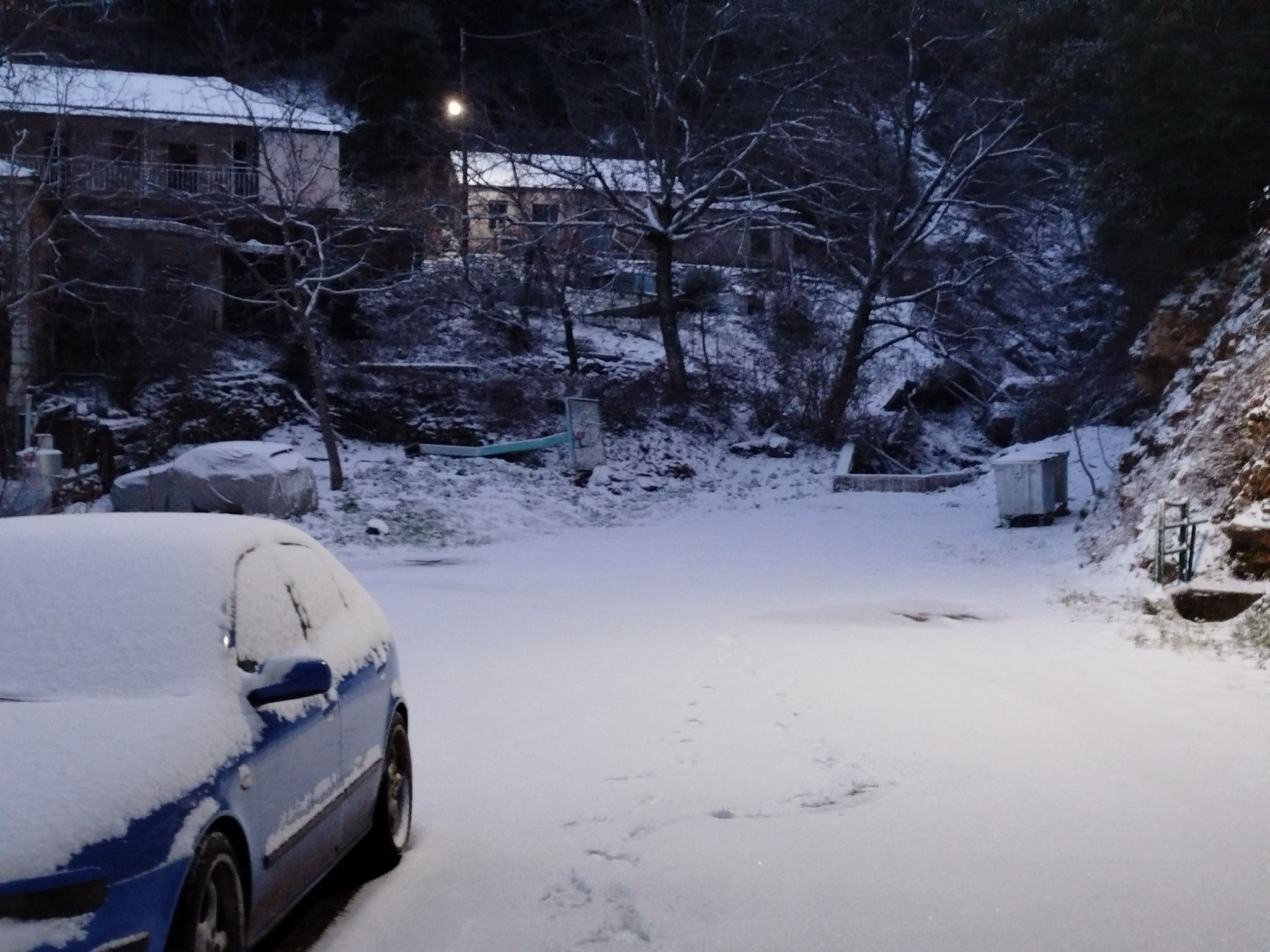 Το… έστρωσε στα βουνά της Ηλείας – Κλειστά σχολεία στην ορεινή Ολυμπία (video)