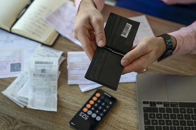 Το πληθωριστικό κύμα “σπρώχνει” στη δεύτερη δουλειά