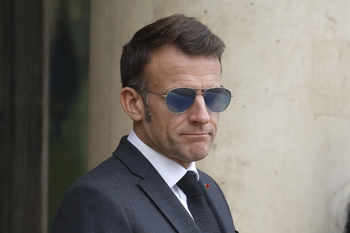 «Οι εγκέφαλοι των παιδιών δεν είναι προς πώληση»: Fast-track απαγόρευση των social media ζητά ο Μακρόν