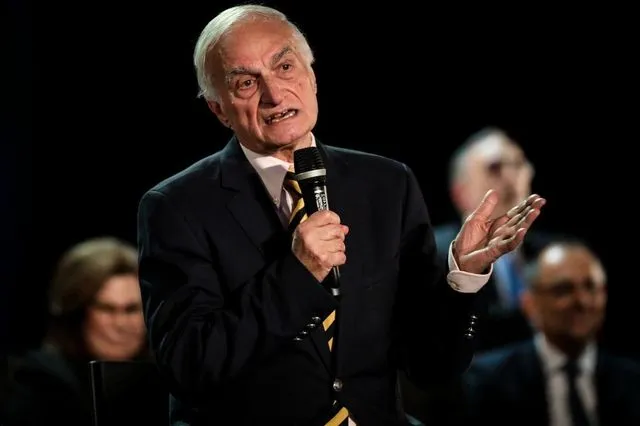 Μανώλης Μαυρομμάτης: Συγκινεί δύο χρόνια μετά τη νοσηλεία σε κέντρο αποκατάστασης