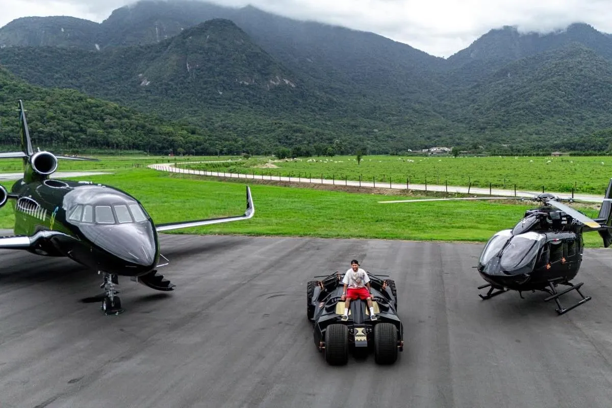 Νεϊμάρ: Το Batmobile και τα νέα αποκτήματά του που αγγίζουν τα 60 εκατομμύρια ευρώ