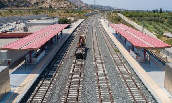 Το τρένο στην πόρτα της Πάτρας 