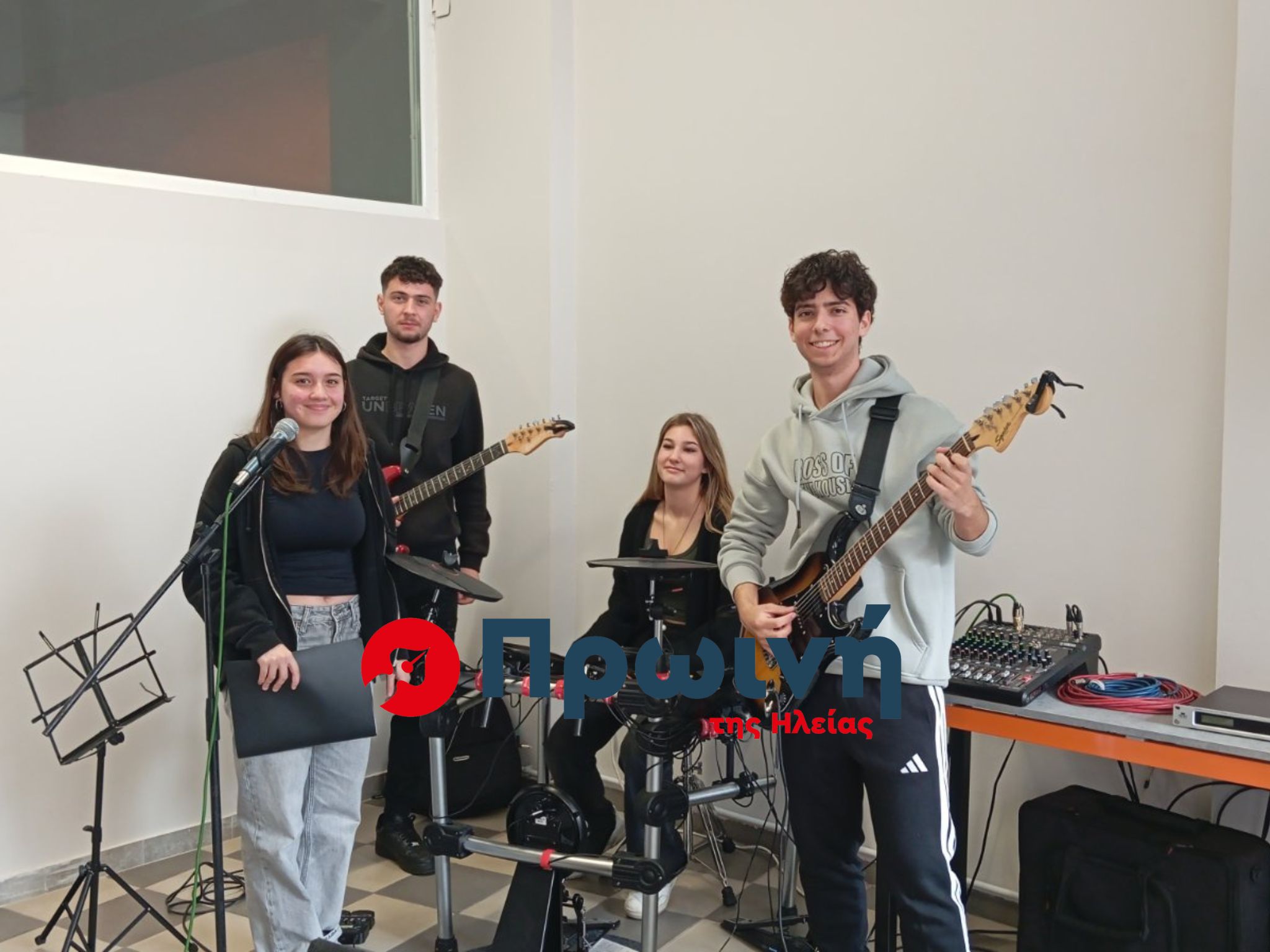 Ζωντανή μουσική από τους “The Upside Down” στo φροντιστήριο «Άνοδος»