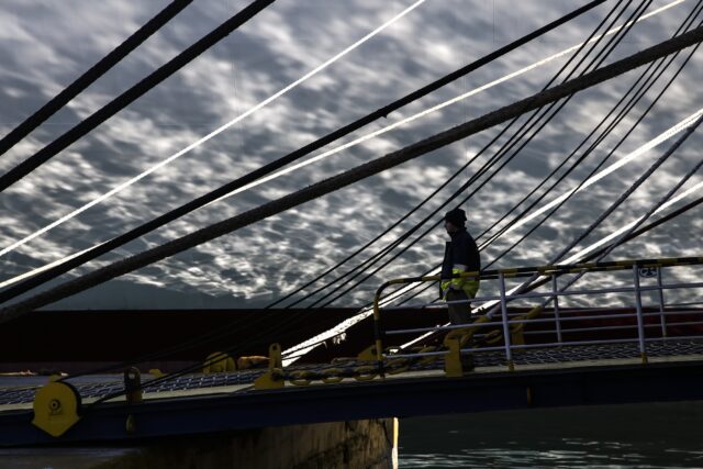 Σοβαρά προβλήματα στις θαλάσσιες συγκοινωνίες του Ιονίου λόγω κακοκαιρίας