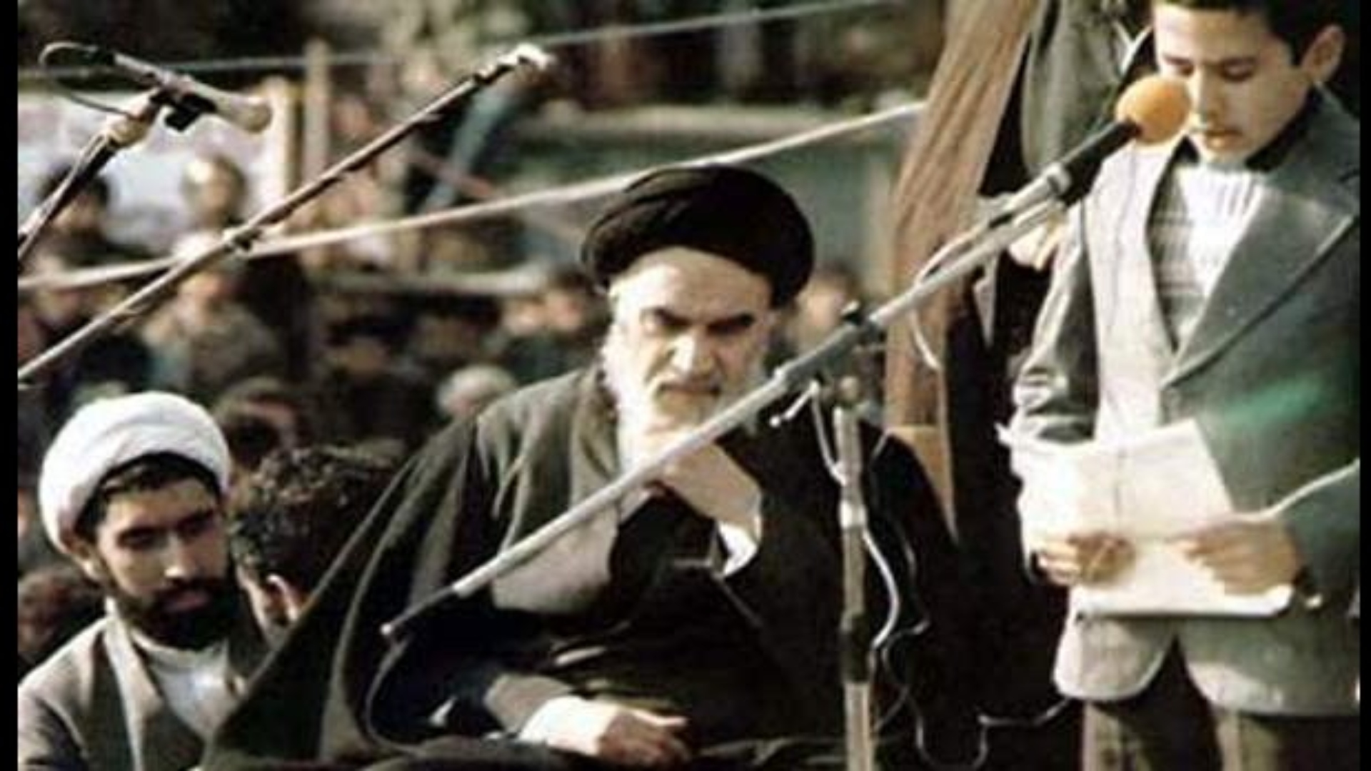 Σαν σήμερα: 11 Φεβρουαρίου 1979 – Το Ιράν υπό τον έλεγχο του αγιατολάχ Χομεϊνί