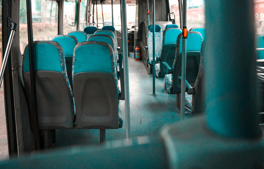 Εισιτήριο ή πρόστιμο: Πόσο θα πληρώνουν όσοι μπαίνουν “τζάμπα” στα ΜΜΜ