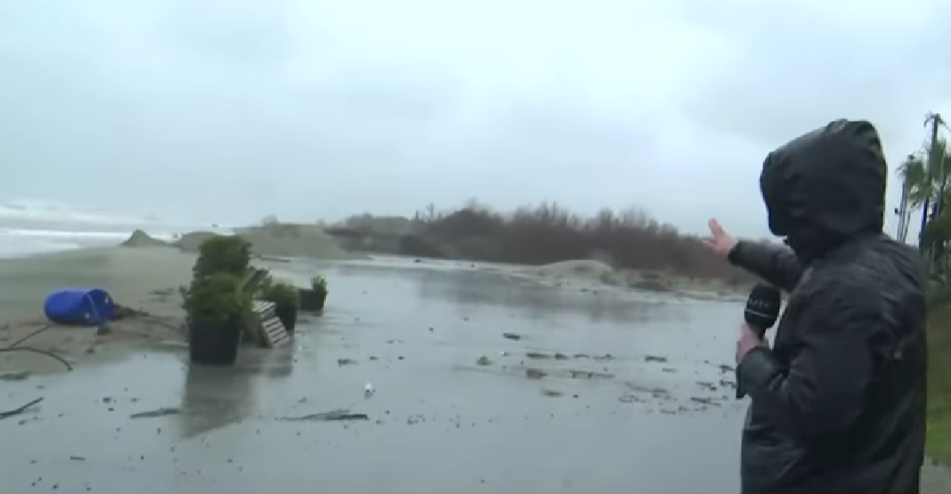Ζημιές από την κακοκαιρία: Υπερχείλισε ο Πηνειός, έσπασαν ρέματα (video)