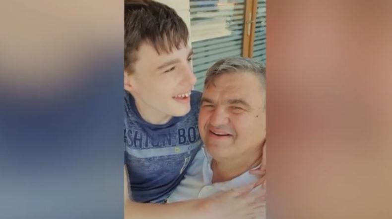 Αρνήθηκαν την μετάθεση σε πατέρα παιδιού με βαρύ αυτισμό – Δουλεύει στην Αμαλιάδα, 507 χλμ. μακριά από το σπίτι του