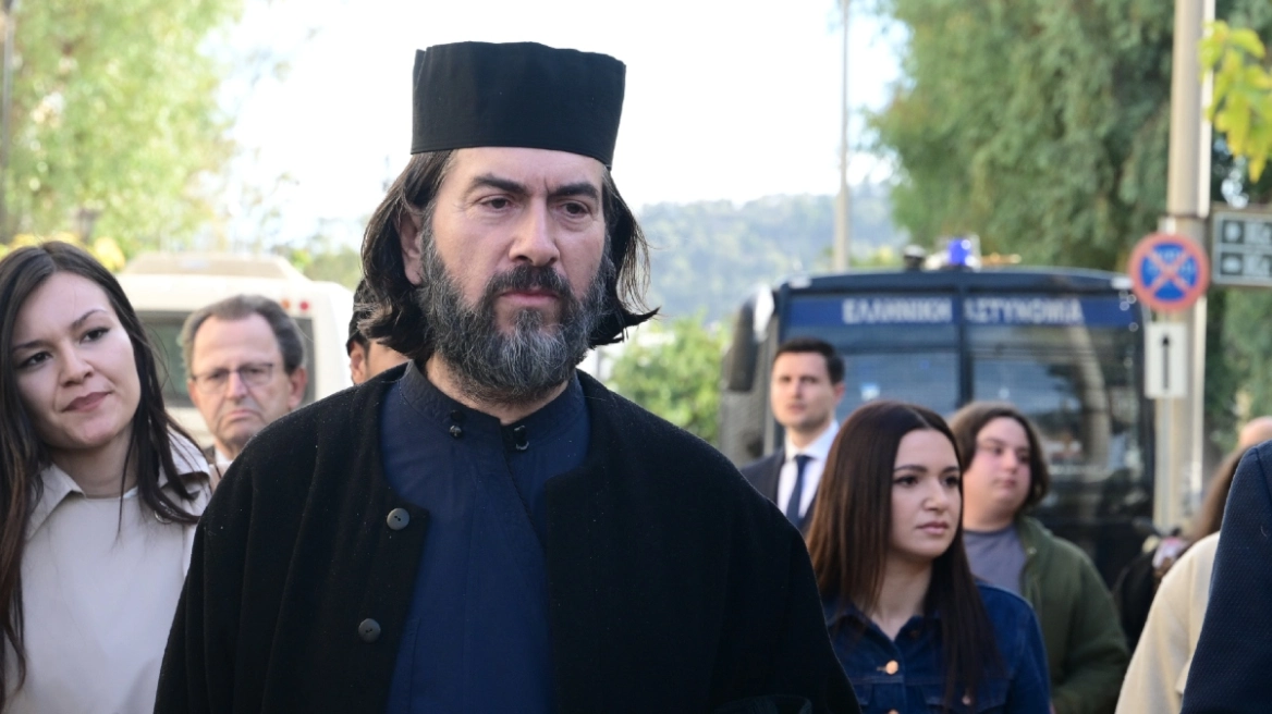 Η εισαγγελέας ζητά την ενοχή του πατέρα Αντωνίου για σωματικές κακοποιήσεις παιδιών: «Δεν γίνεται να μην ήξερε, όλα περνούσαν από το χέρι του»