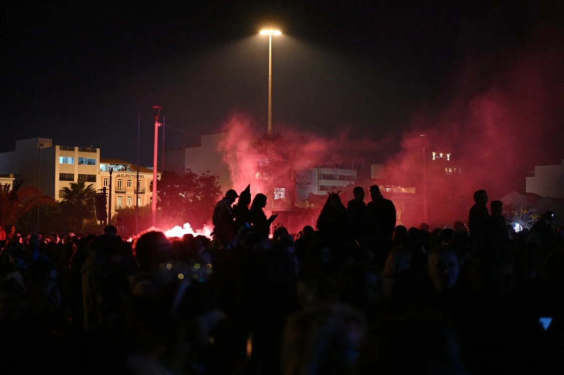 Πατρινό Καρναβάλι 2026: Έπεσε η αυλαία με την καύση του Βασιλιά Καρνάβαλου, πυροτεχνήματα και συναυλία