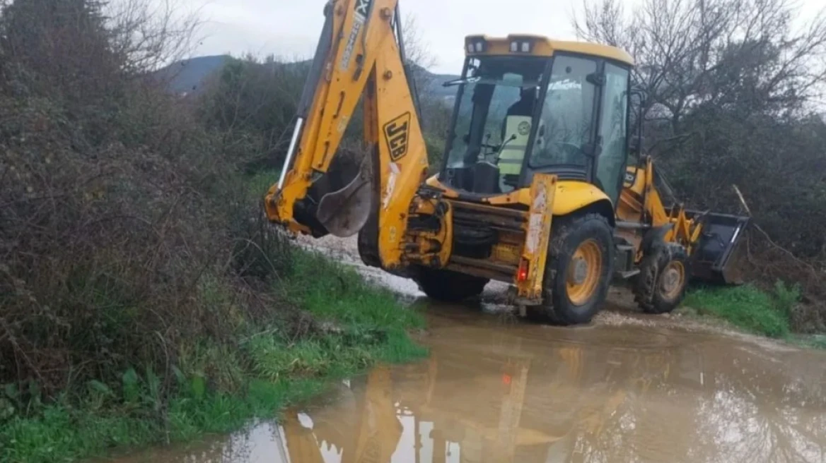 Εκτεταμένα προβλήματα από την κακοκαιρία σε Ήπειρο και Δυτική Ελλάδα