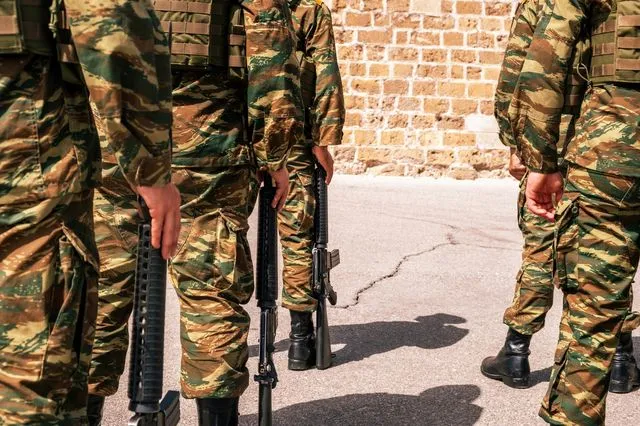 Συνελήφθη στέλεχος των Ενόπλων Δυνάμεων για κατασκοπεία – Η ανακοίνωση του ΓΕΕΘΑ