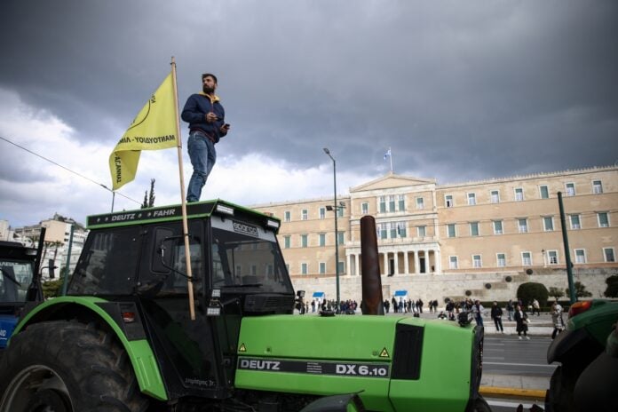 Στο Σύνταγμα «οργώνουν» σήμερα τα τρακτέρ