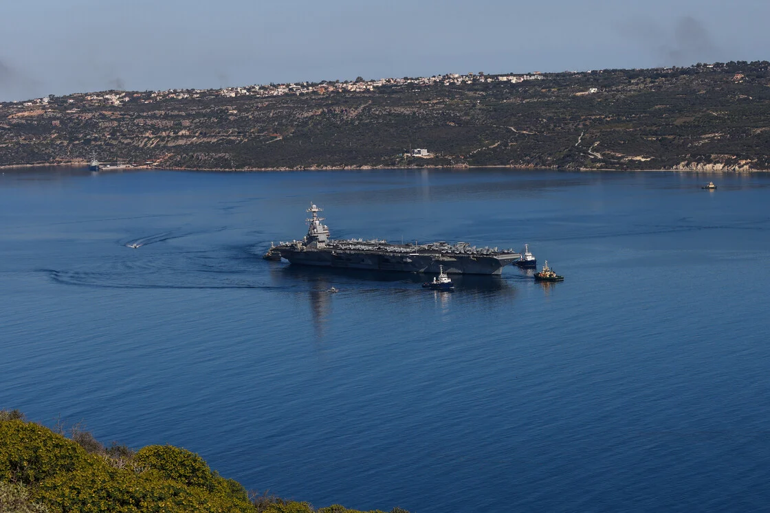 Κατασκοπεία στη Σούδα: Ο κατηγορούμενος διέμενε σε βαν για τρία χρόνια – Έδειχνε φωτογραφίες σε περίοικους