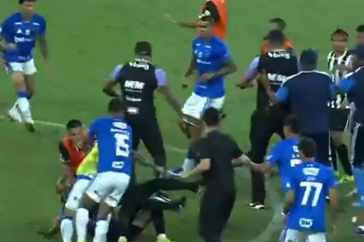 Σκηνές χάους στη Βραζιλία με 23 αποβολές στο ματς Κρουζέιρο-Ατλέτικο Μινέιρο! (vid)