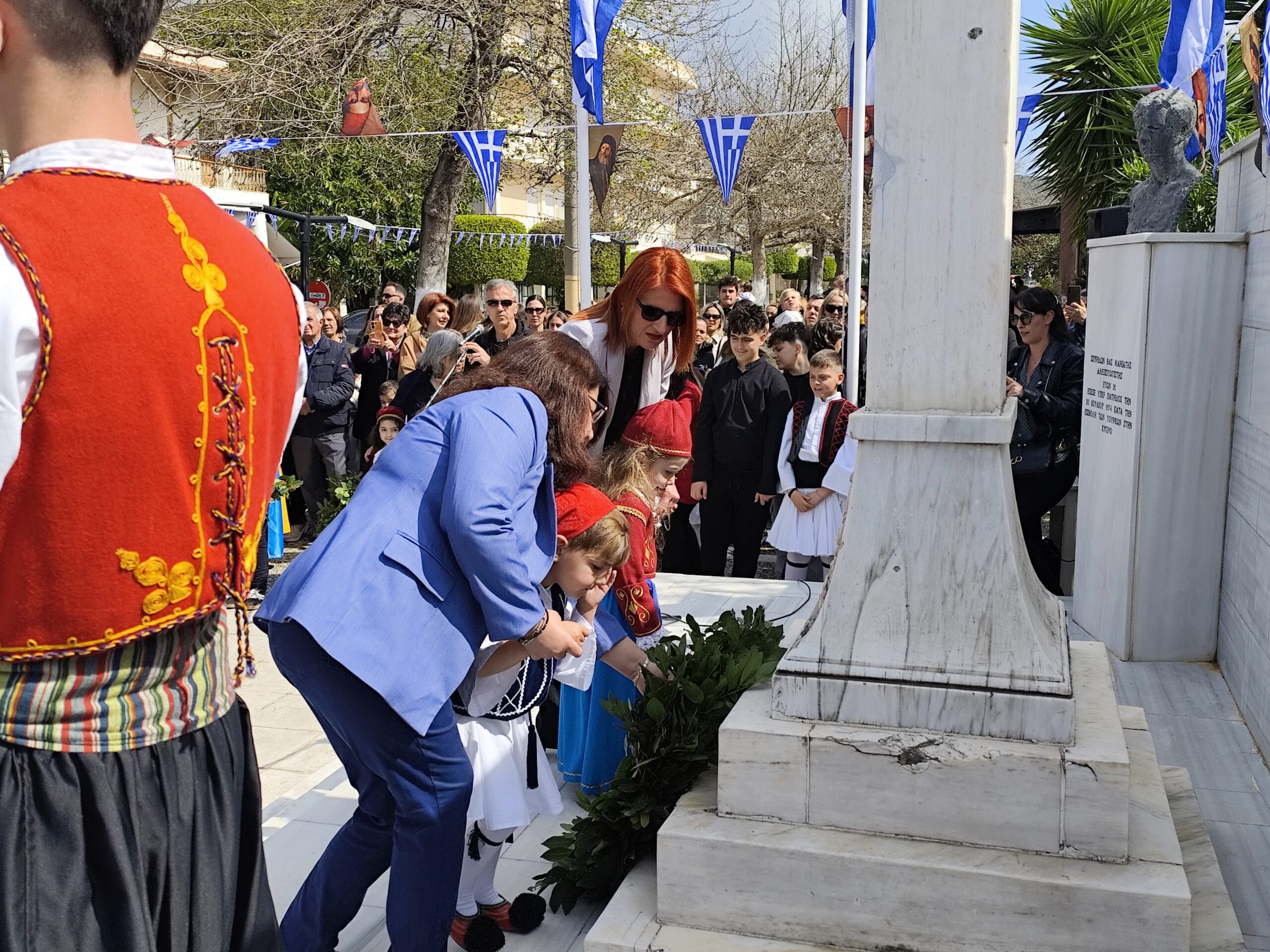 Δήμος Ζαχάρως: Η μαθητιώσα νεολαία τίμησε την Εθνική Επέτειο με κατάθεση στεφάνων