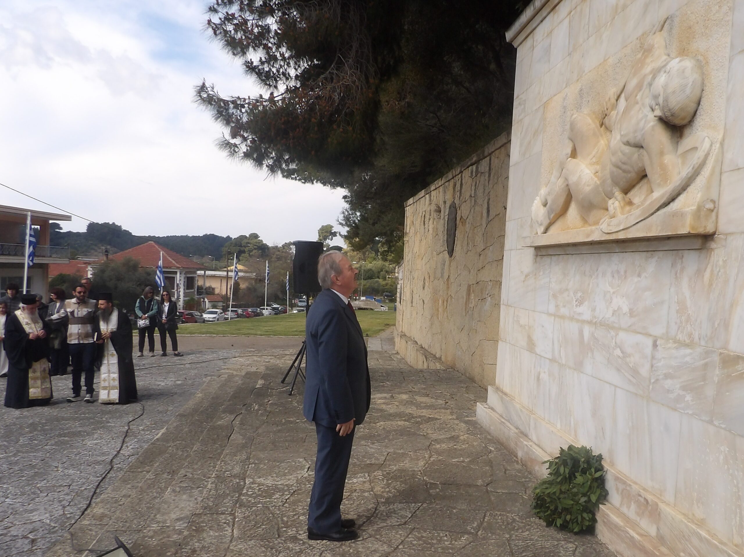 Δήμος Ανδρίτσαινας-Κρεστένων: Κατάθεση στεφάνων προς τιμήν των ηρώων