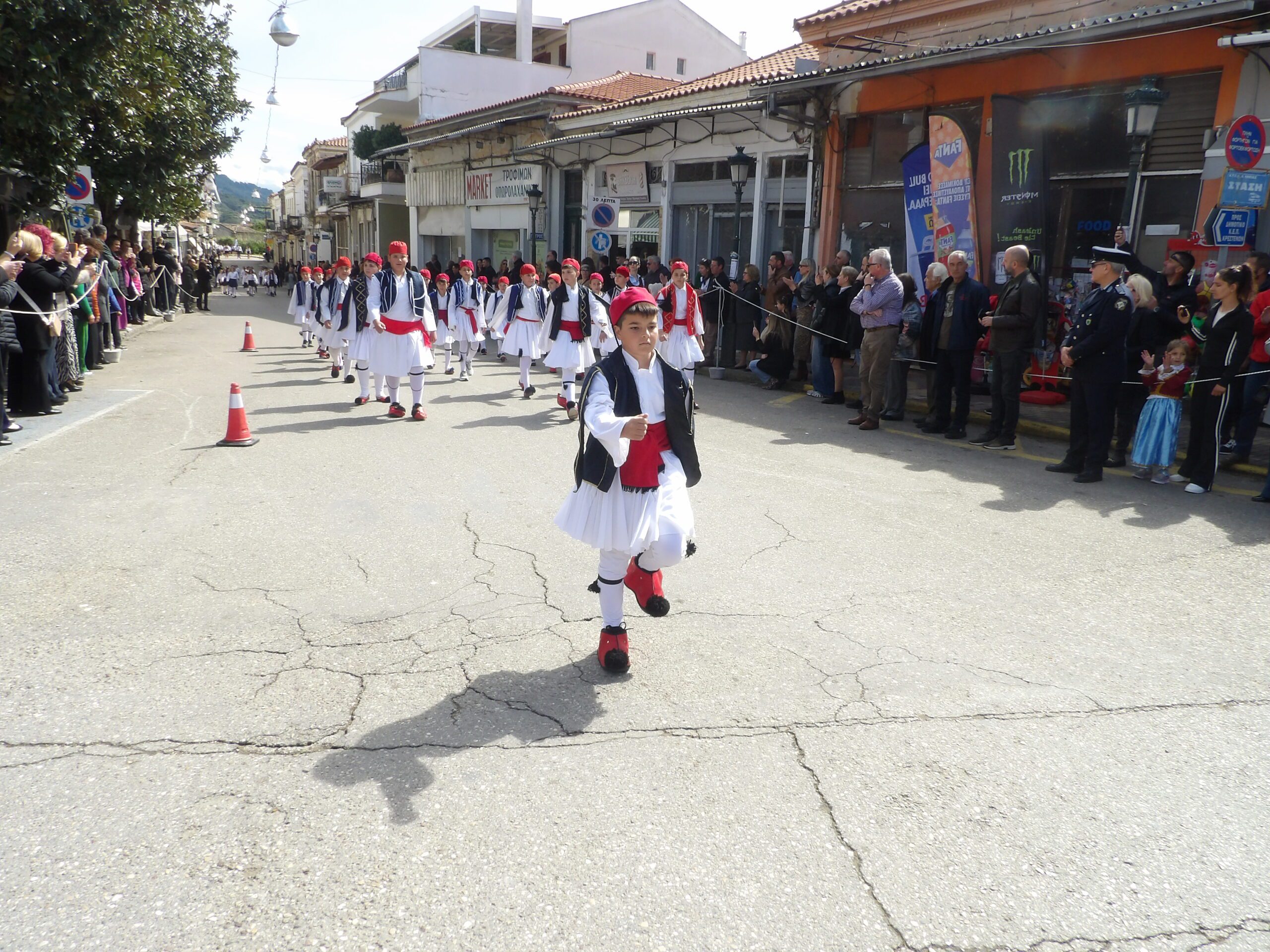 Δήμος Ανδρίτσαινας-Κρεστένων: Εντυπωσίασαν οι μαθητές στον εορτασμό της 25ηςΜαρτίου