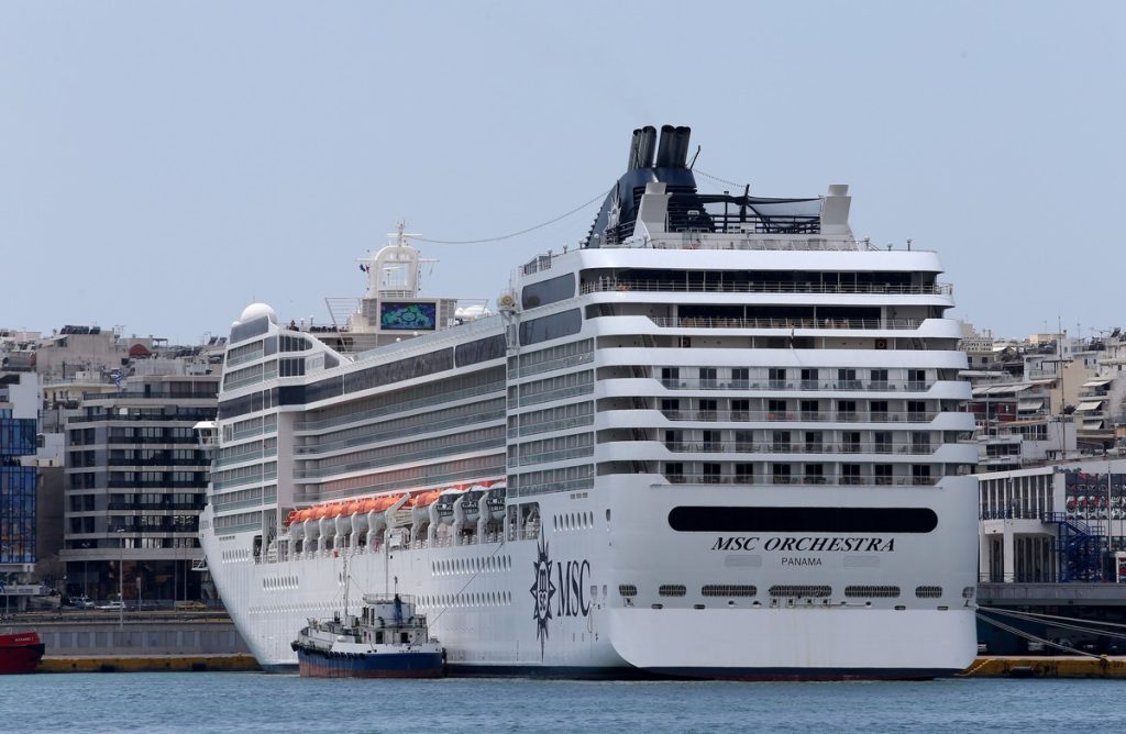 Η Ελλάδα «βουλιάζει» από τουρίστες – Οι αφίξεις και τα κρουαζιερόπλοια που χάνονται