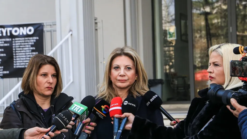 Τέμπη – δίκη για τα βίντεο: Αποκλεισμό από υλικό της δικογραφίας και εμπαιγμό καταγγέλλει η Καρυστιανού