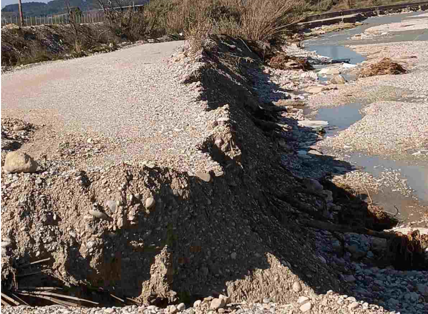 «Κόπηκε» ο παραποτάμιος δρόμος στον Πηνειακό Λάδωνα