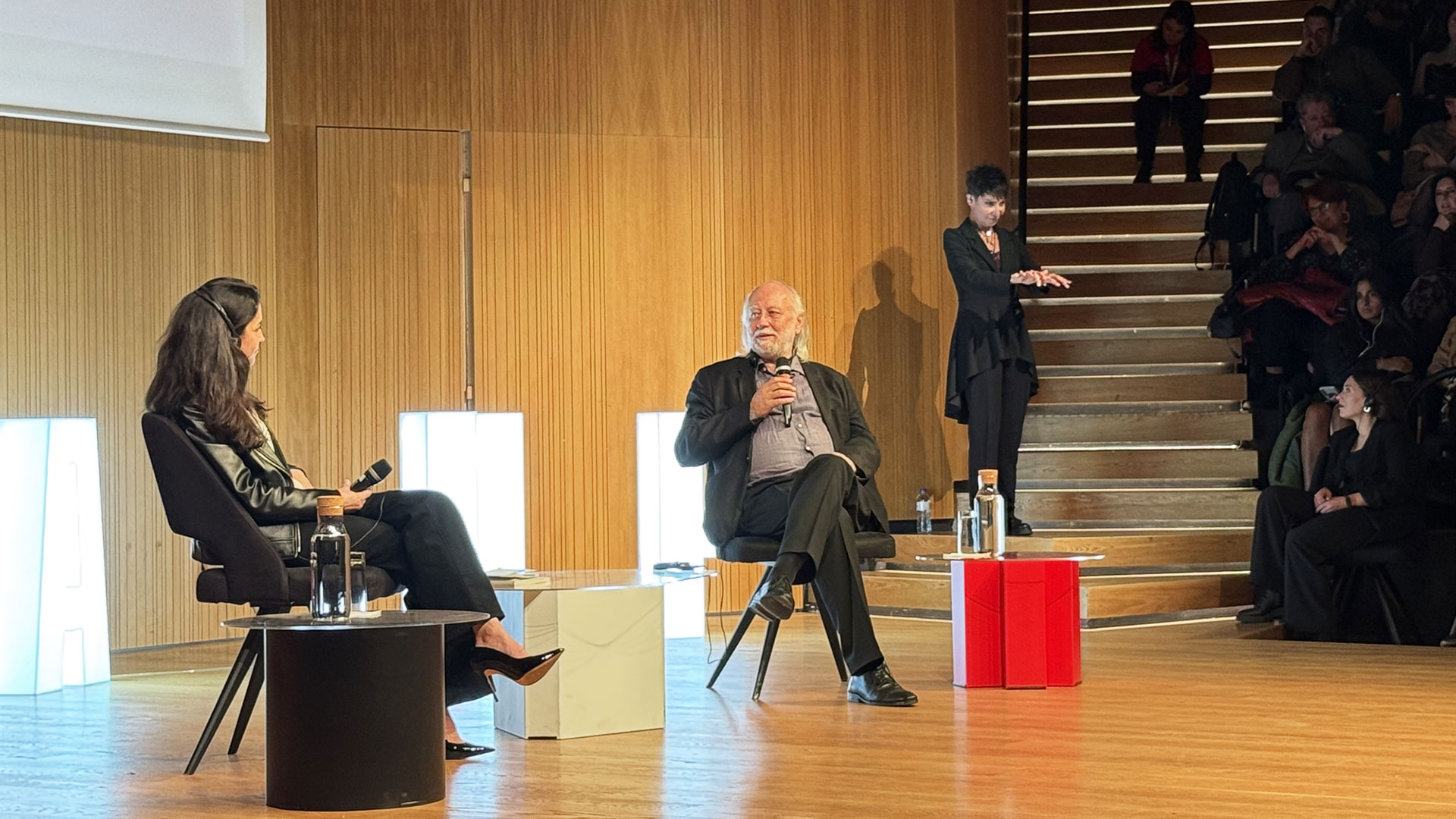 Λάσλο Κρασναχορκάι: «Τα κείμενα είναι μέσα μου»