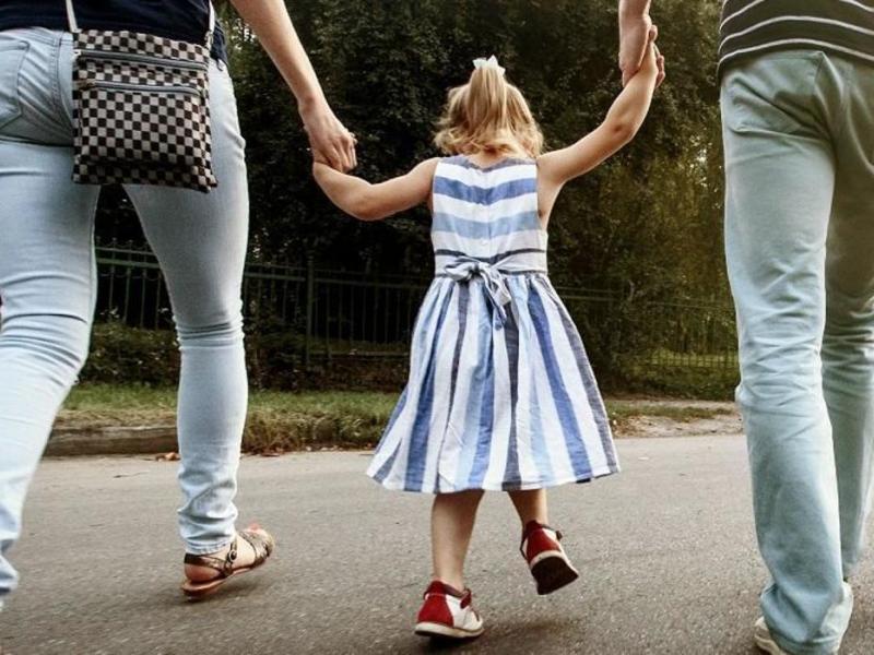 Νέο επίδομα 500 ευρώ σε οικογένειες με παιδιά – Ανοίγει η πλατφόρμα