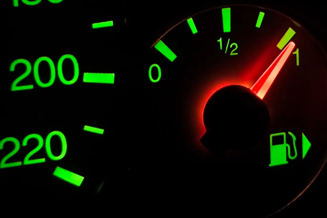 Fuel Pass: Πώς κάνετε αίτηση, ποιοι το δικαιούνται, πότε πληρώνονται τα ποσά