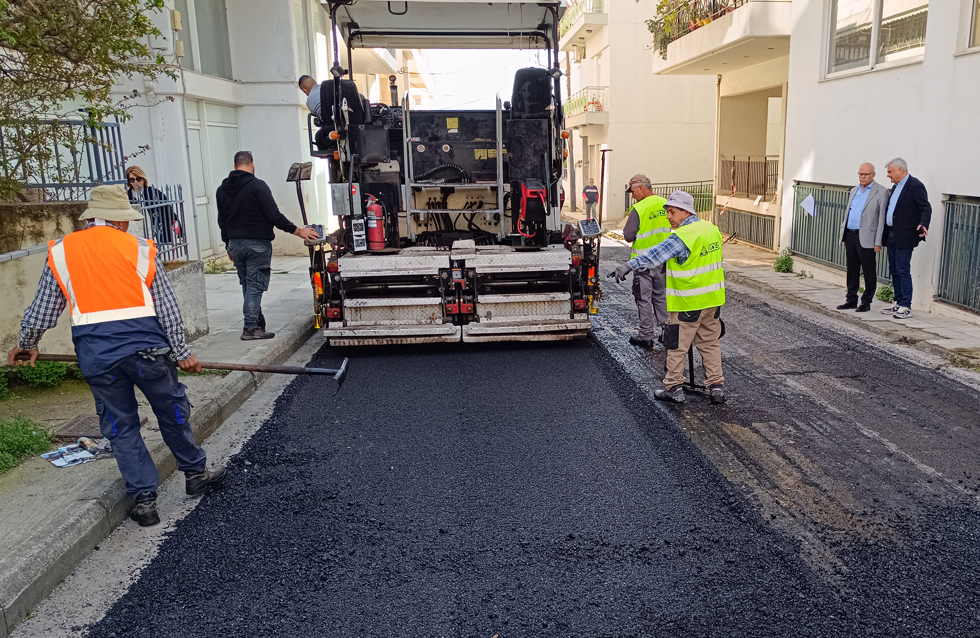 Έργα ασφαλτόστρωσης δρόμων υλοποιεί η Δημοτική Αρχή Πύργου
