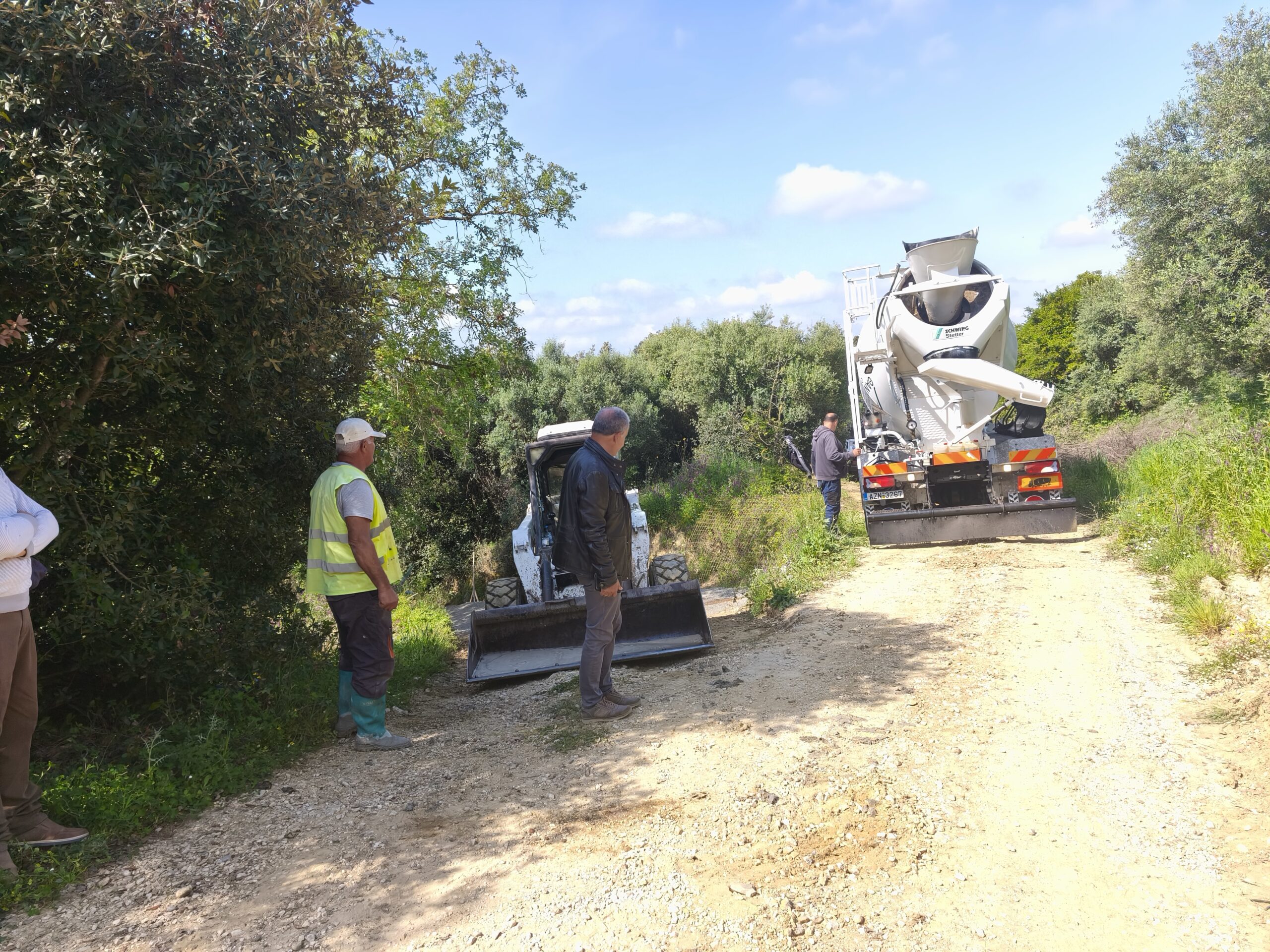 Σημαντικές παρεμβάσεις βελτίωσης της αγροτικής οδοποιίας στα Αλετραίικα