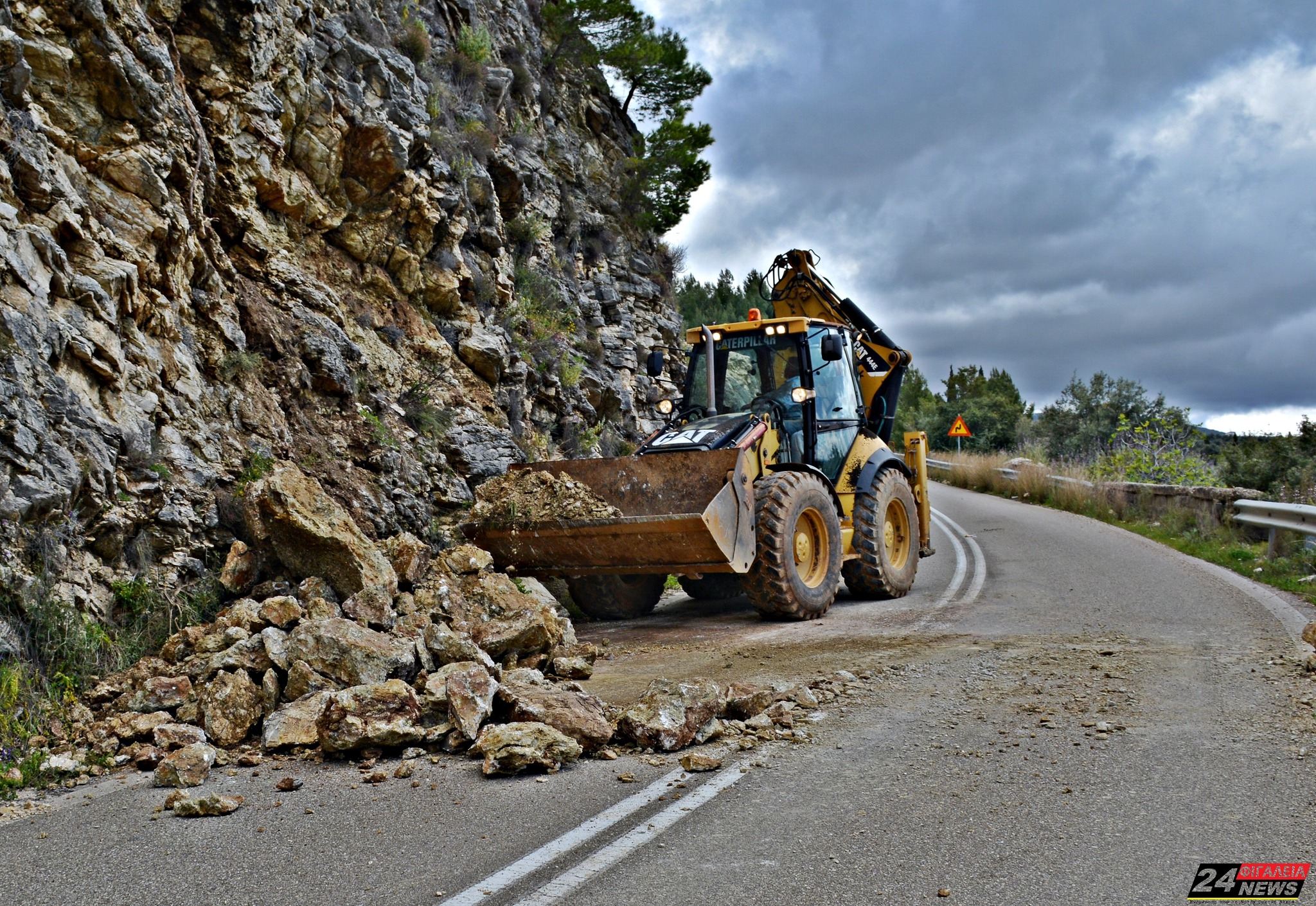 Ε.Ο. Θολού-Ν. Φιγαλείας: Αποκατάσταση βατότητας σε Λέπρεο, Φασκομηλιά & Νέα Φιγαλεία συνέπεια κατολισθήσεων των τελευταίων ημερών (φωτό)