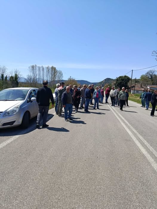 Διαμαρτυρία κατοίκων στη Δάφνη Γορτυνίας για την κατάσταση της Ε.Ο. Λαγκάδια-Αρχ. Ολυμπία