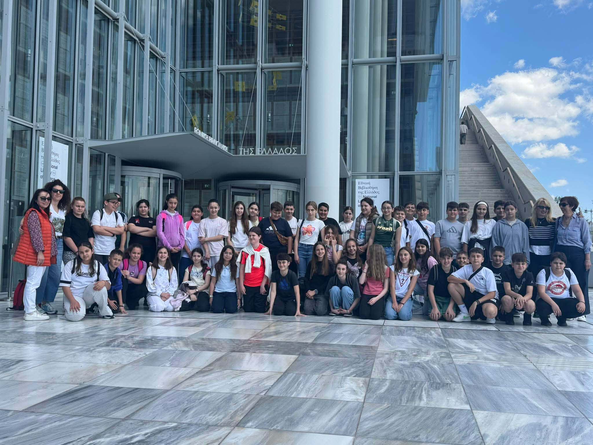 6ο Δημ. Σχολείο Πύργου: Επίσκεψη στη Βιβλιοθήκη του Ιδρύματος Σταύρος Νιάρχος