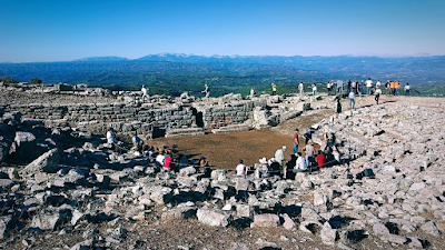Αίπυ, το θέατρο που μας ενώνει