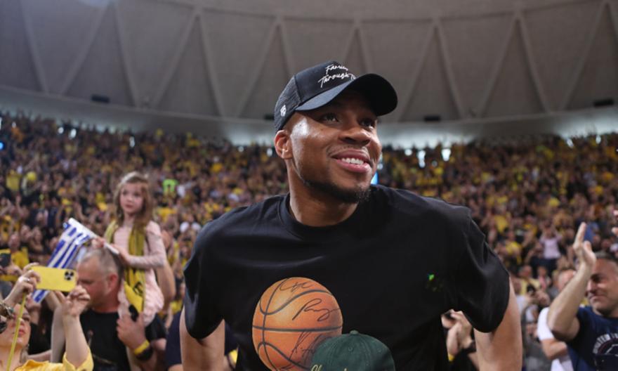 Επικό σύνθημα των οπαδών του Άρη για Αντετοκούνμπο στο «Αλεξάνδρειο»