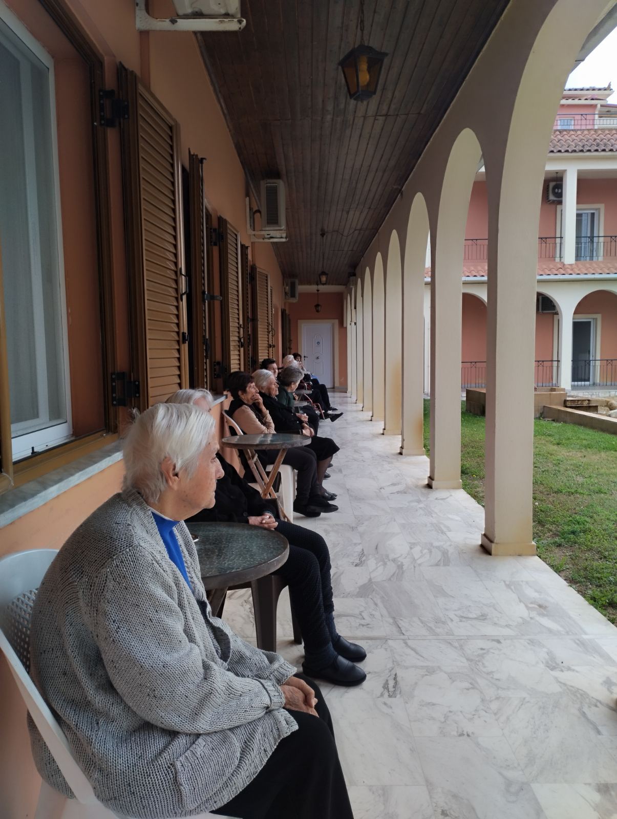 Με λαμπρότητα και συγκίνηση ο εορτασμός της Παναγίας της Καθολικής στη Μονάδα Φροντίδας Ηλικιωμένων