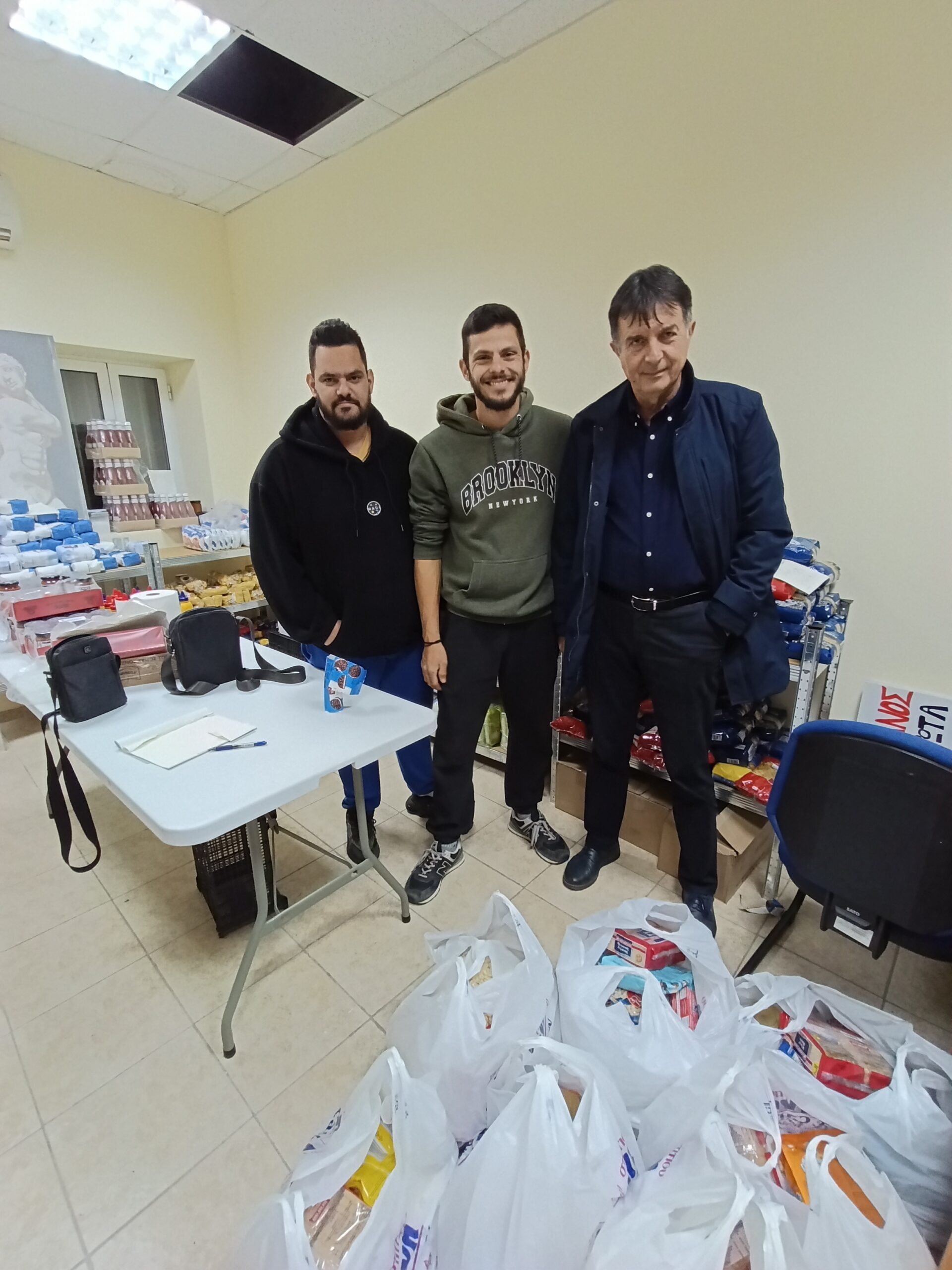 Συγκινητική ανταπόκριση στο αίτημα προσφοράς για το Πάσχα του Συλλόγου Νέων Καταραχίου