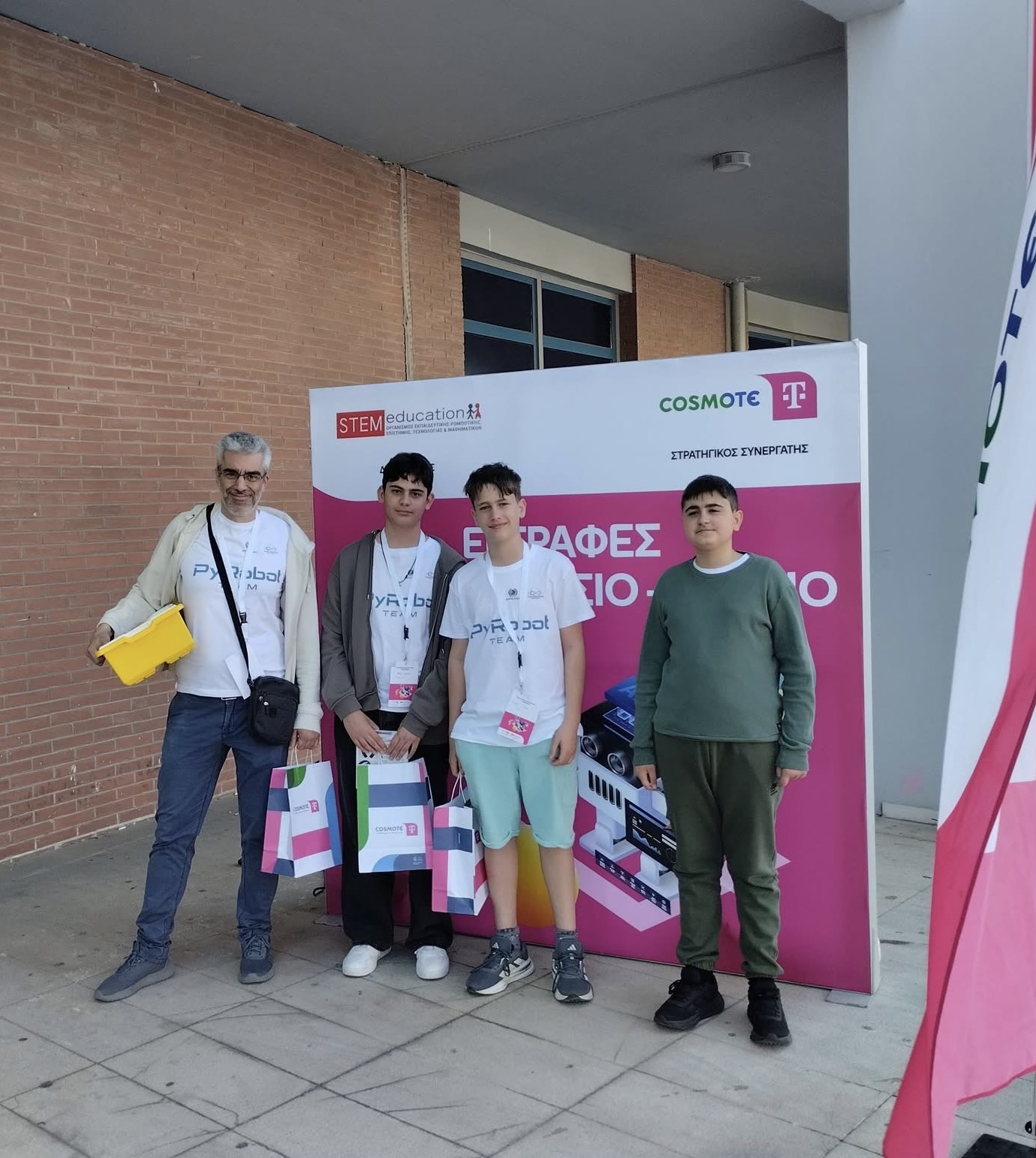 Στην Κορυφή της Ελλάδας η Ομάδα Ρομποτικής του Δήμου Πύργου!