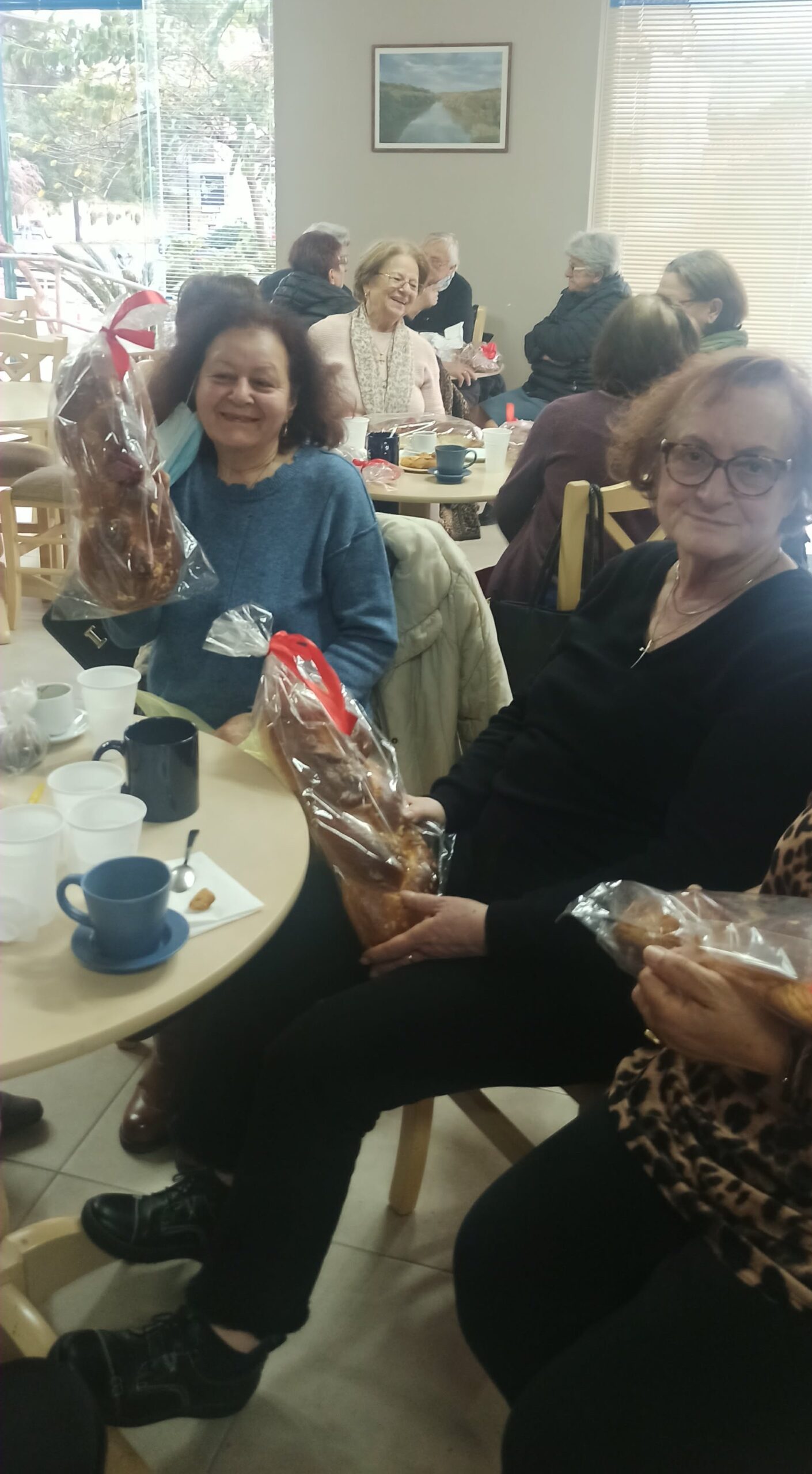 Δήμος Ανδρίτσαινας-Κρεστένων: Πασχαλινή προσφορά στα μέλη του ΚΑΠΗ