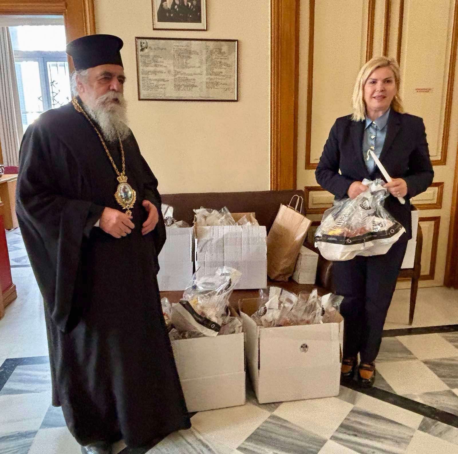 Έμπρακτη στήριξη και μήνυμα αλληλεγγύης από την Αντιπεριφέρεια Κοινωνικής Πολιτικής και Οικογένειας σε συνεργασία με τις Ιερές Μητροπόλεις