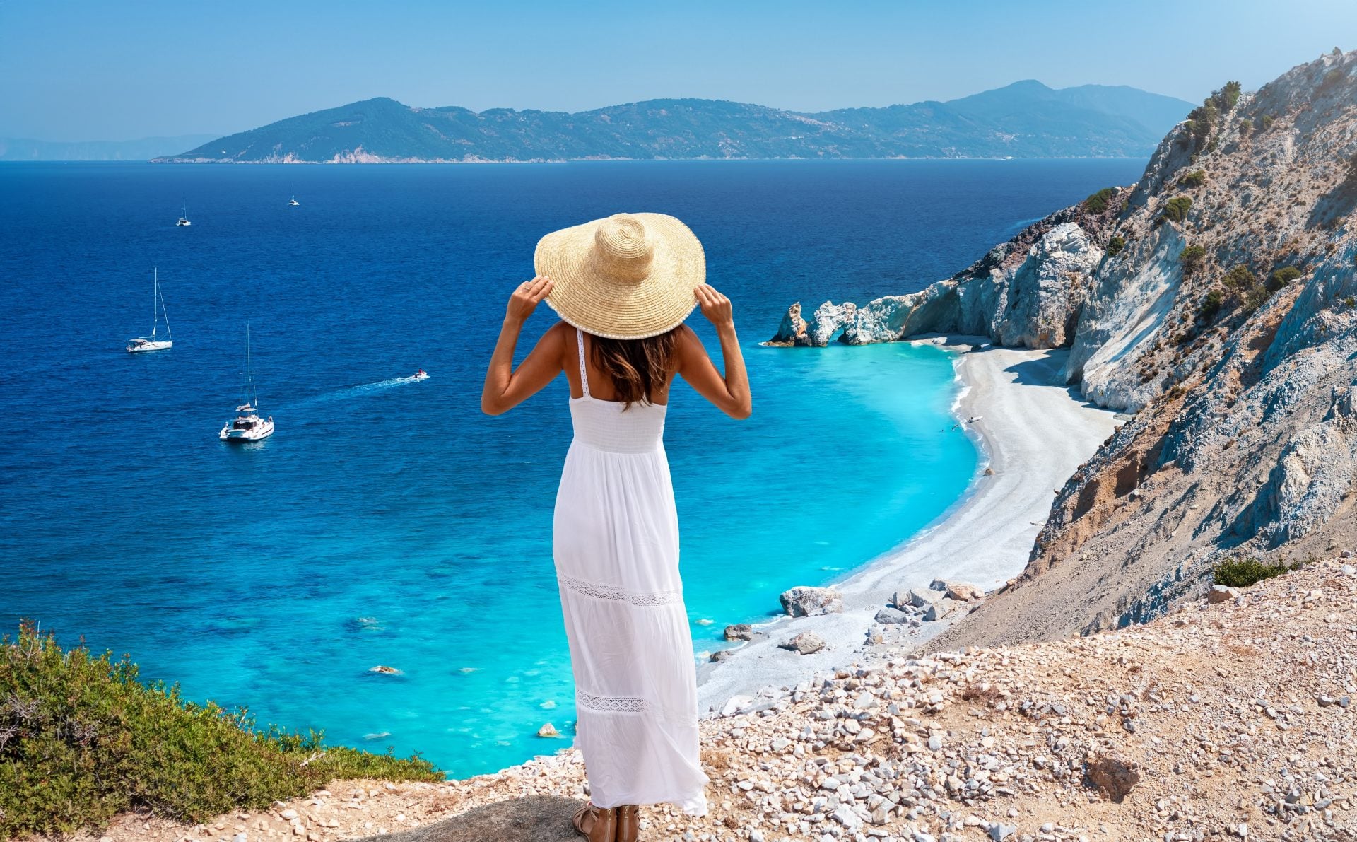 Τουρισμός: Ξεπερασμένο το μοντέλο «Ήλιος και Θάλασσα» – Η αυθεντικότητα το ζητούμενο από τους τουρίστες