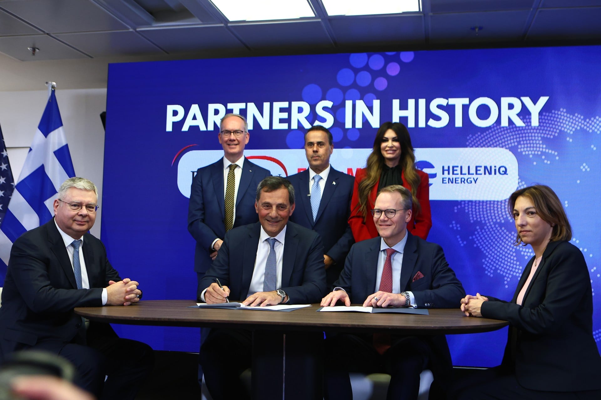 Υδρογονάνθρακες: Έπεσαν οι υπογραφές για το Block 2 στο Ιόνιο – Σε 300 ημέρες η πρώτη offshore γεώτρηση