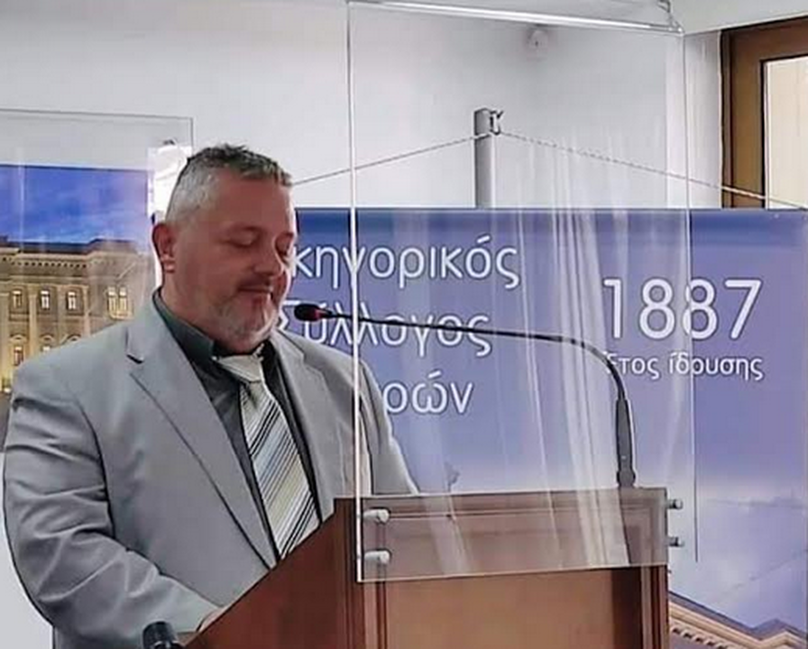 Γιώργος Καρβουνιάρης: Με σπασμένα φρένα στον κατήφορο